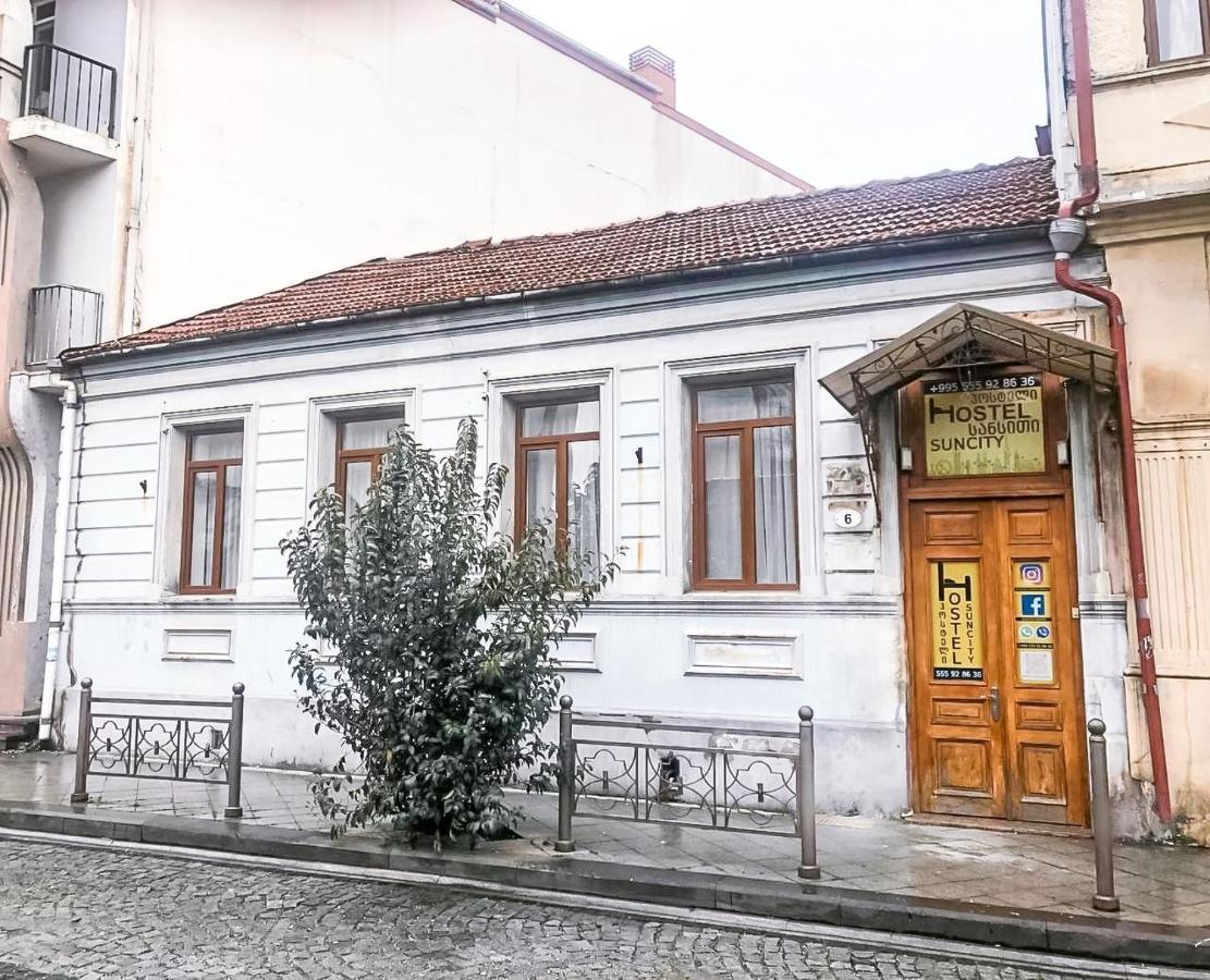 Suncity Hostel Батуми Екстериор снимка