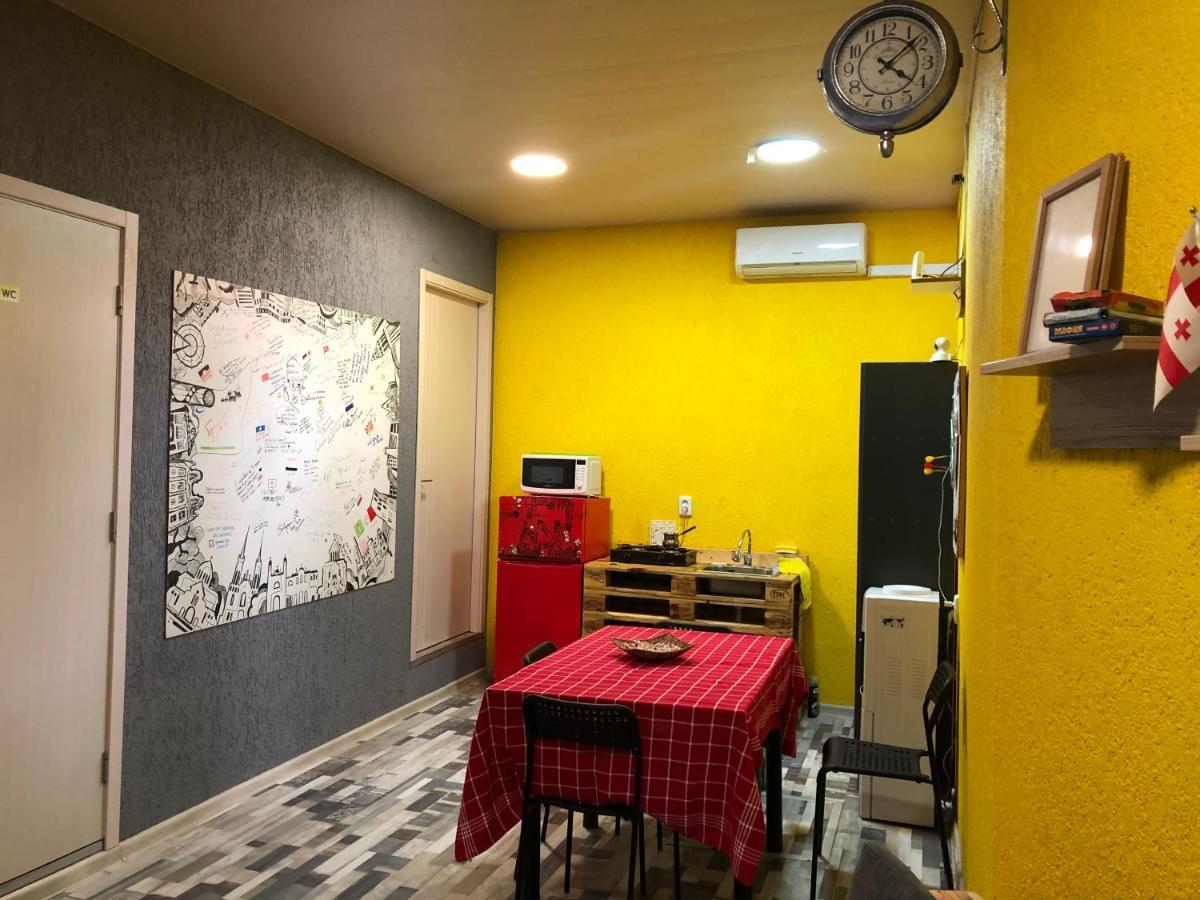 Suncity Hostel Батуми Екстериор снимка