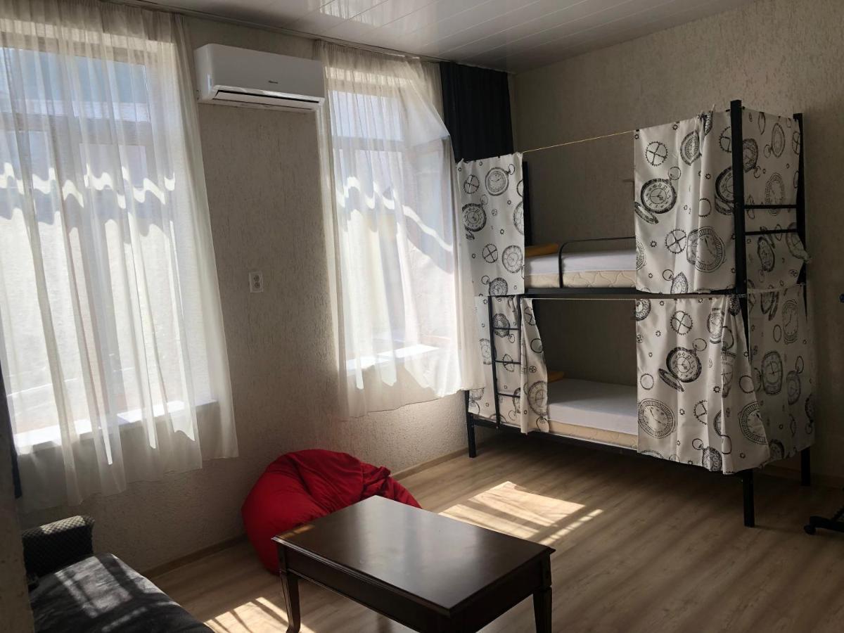 Suncity Hostel Батуми Екстериор снимка
