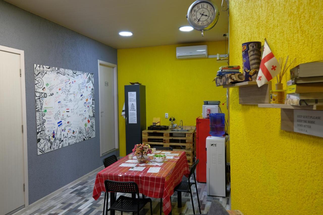 Suncity Hostel Батуми Екстериор снимка