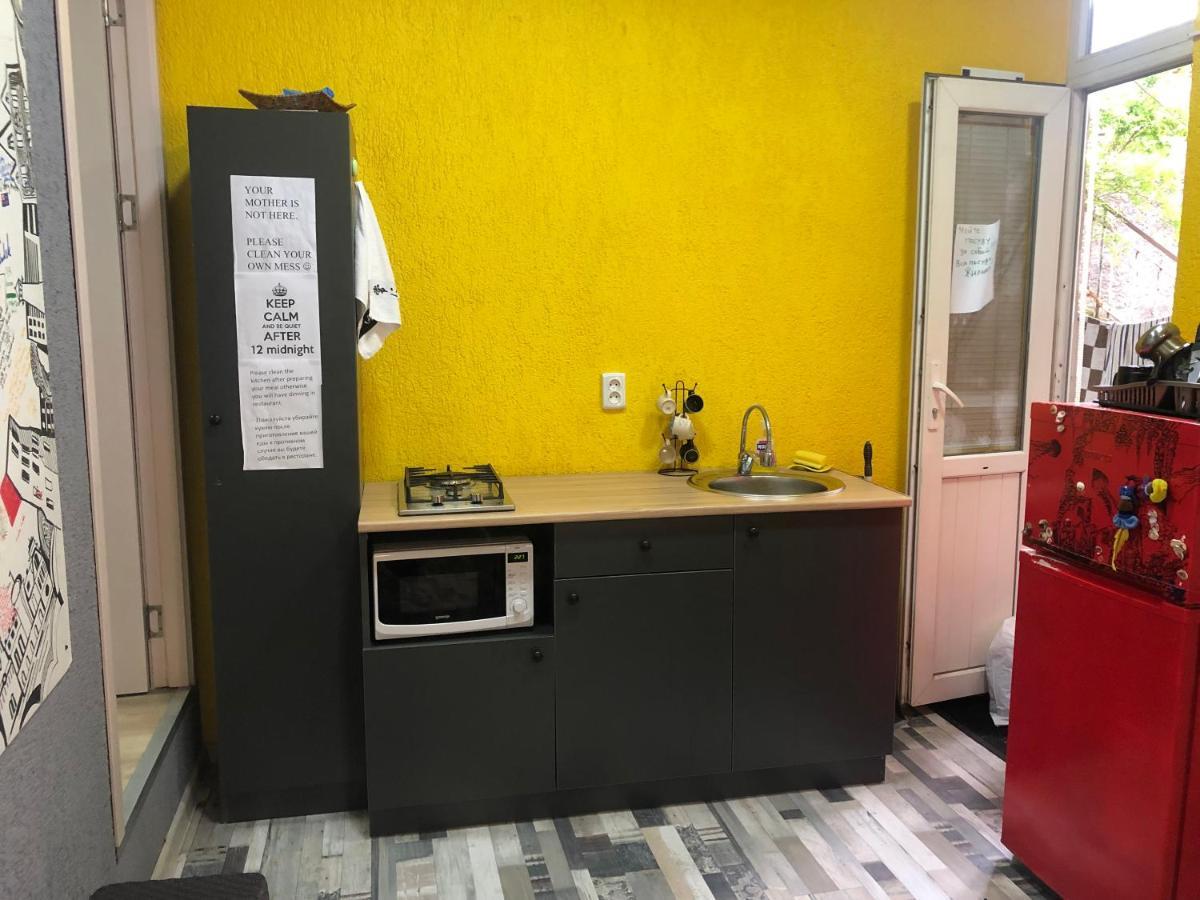 Suncity Hostel Батуми Екстериор снимка