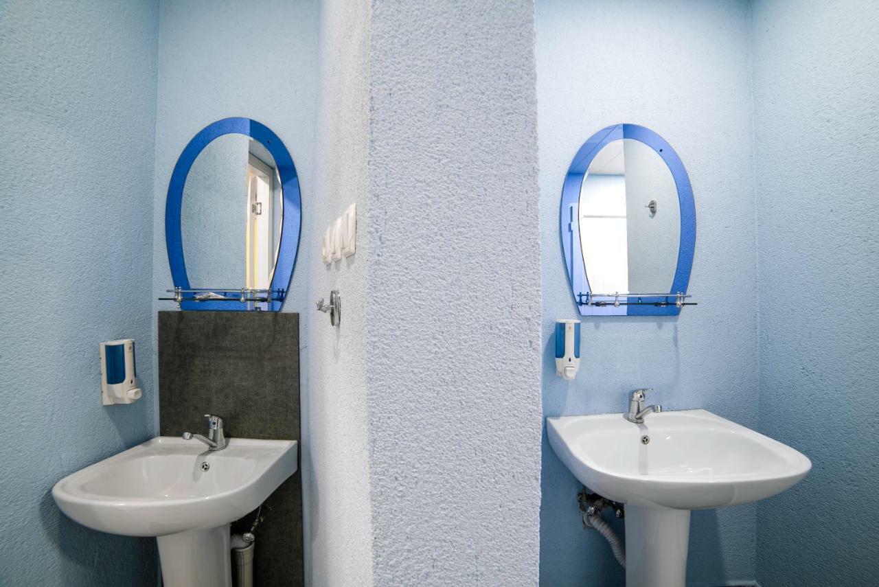 Suncity Hostel Батуми Екстериор снимка